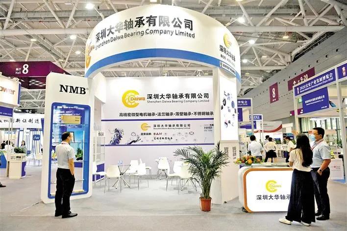 大華軸承 搶抓“互聯(lián)”機(jī)遇 產(chǎn)銷(xiāo)逆勢(shì)上揚(yáng) 大華軸承 搶抓“互聯(lián)”機(jī)遇 產(chǎn)銷(xiāo)逆勢(shì)上揚(yáng)